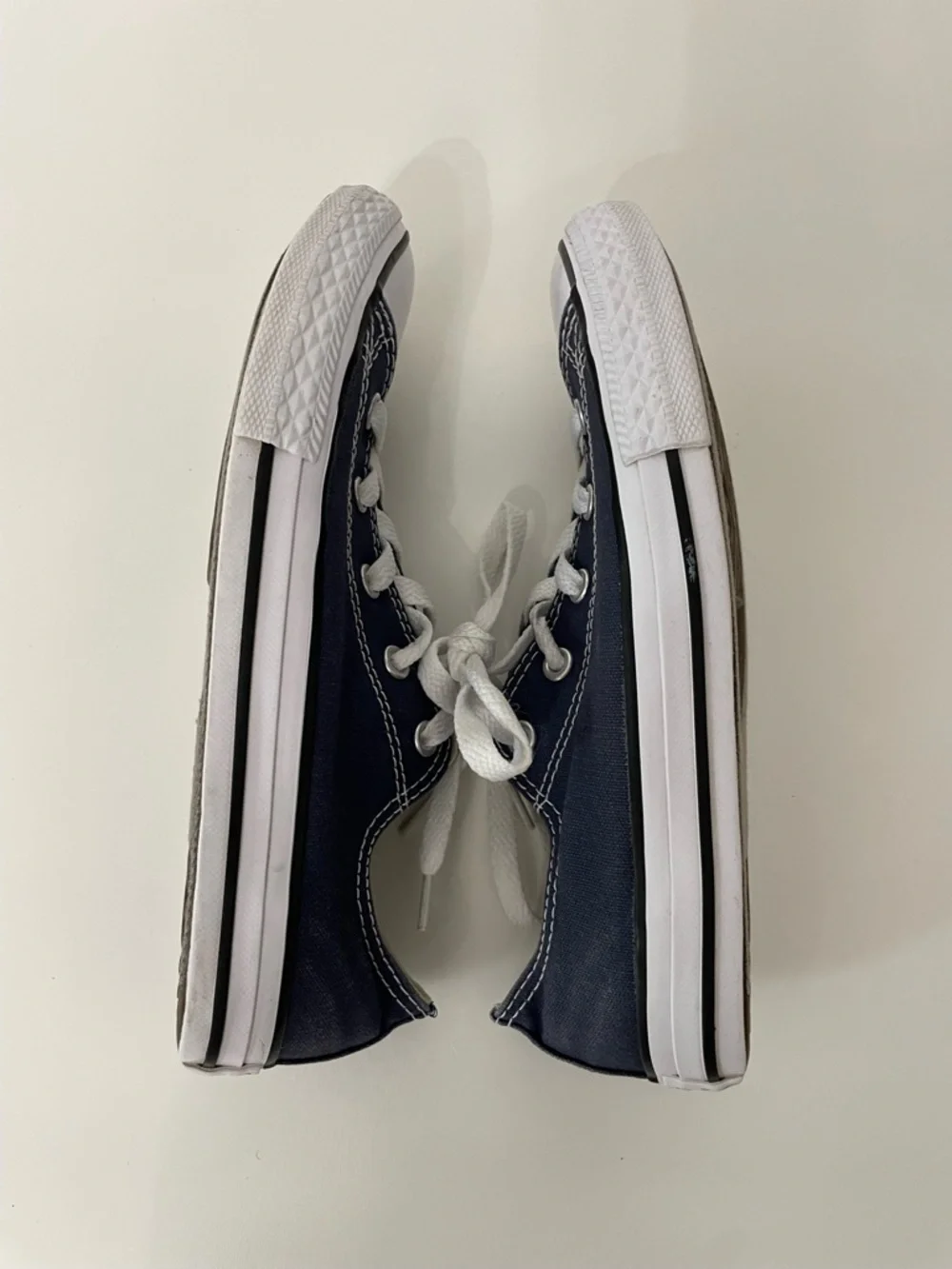 Converse Chuck Taylor All Star Kids Navy Canvas Low-Top Sneakers, size 3Y